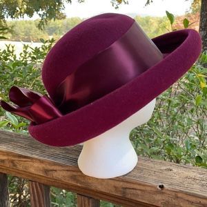 VTG Plaza suite by betmar hat